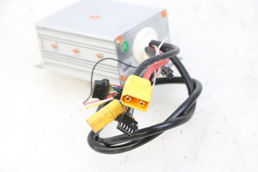 photo de CDI STEUERGERÄT KUKIRIN G2 MASTER 1 - Technische Nahaufnahme