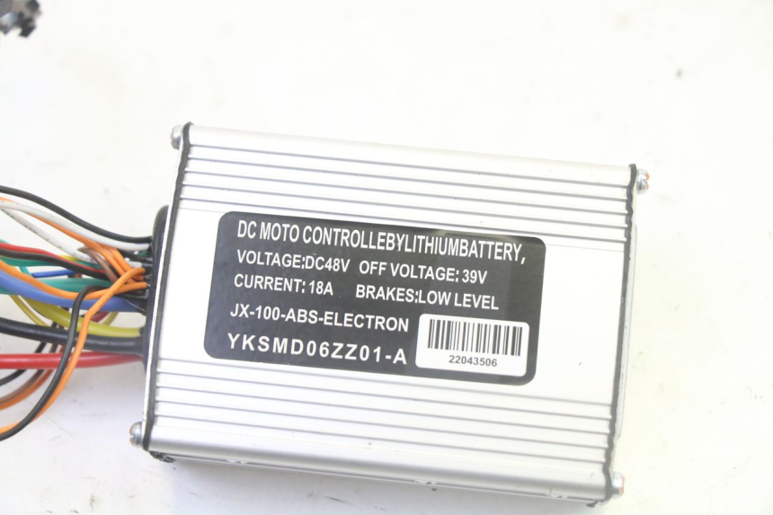 photo de CDI STEUERGERÄT HITWAY H5 1 - Detailansicht des Bauteils