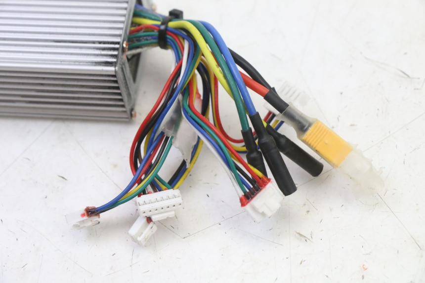 photo de CDI STEUERGERÄT PUNK ELECTRIC RIDER 1 - Technische Nahaufnahme