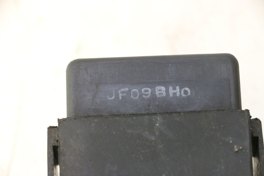 photo de CDI STEUERGERÄT DAELIM VJ ROADWIN 125 (2004 - 2007) - Detailansicht des Bauteils