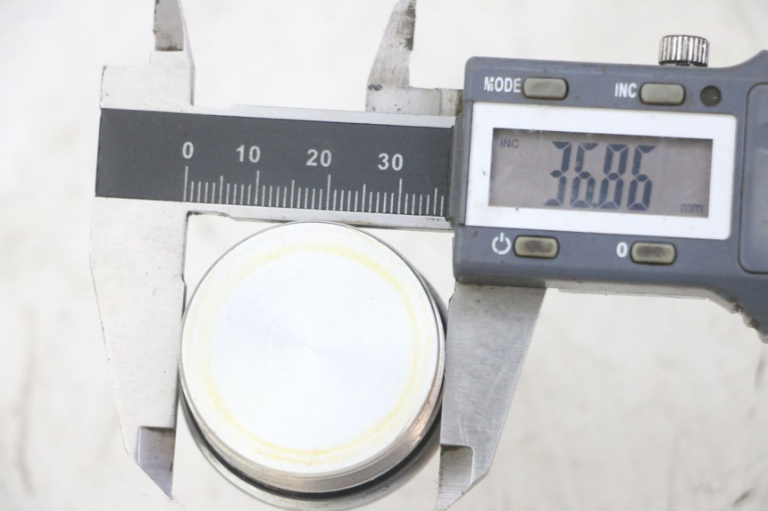 photo de GABELKAPPE HONDA CBF 500 (2004 - 2007) - Detailansicht des Bauteils