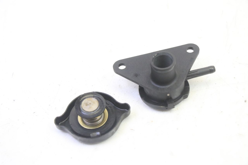 photo de KÜHLMITTELDECKEL SUZUKI BURGMAN 125 (2007 - 2014) - Detailansicht des Bauteils