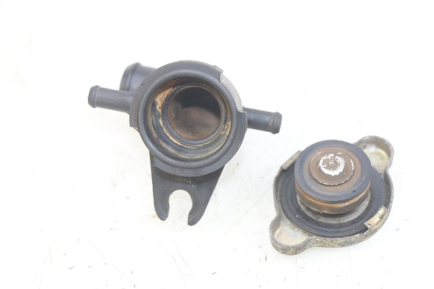 photo de KÜHLMITTELDECKEL HONDA FES PANTHEON 2T 125 (1998 - 2002) - Technische Nahaufnahme