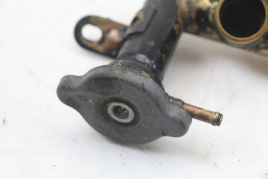 photo de KÜHLERDECKEL KAWASAKI GTR 1000 (1994 - 2004) - Zoom auf Gebrauchszustand