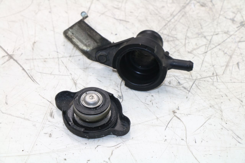 photo de KÜHLERDECKEL YAMAHA YP MAJESTY ABS 400 (2007 - 2009) - Detailansicht des Bauteils