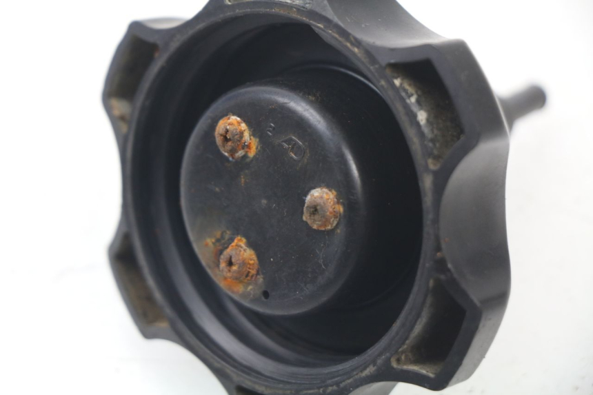 photo de TANKDECKEL HONDA CRF CR-F 450 (2001 - 2005) - Detailansicht des Bauteils