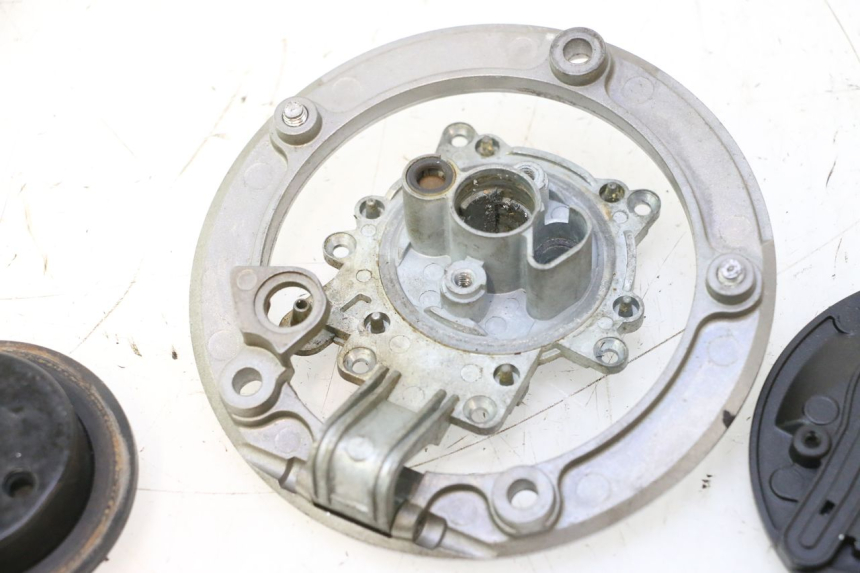 photo de TANKDECKEL KAWASAKI ER-6 ER6 N 650 (2005 - 2009) - Details der Befestigungspunkte
