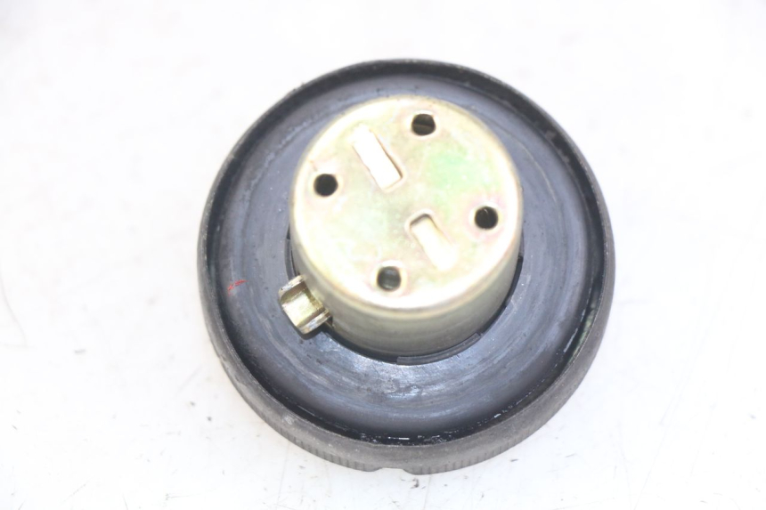 photo de TANKDECKEL KRAFTSTOFF HONDA FES PANTHEON 2T 125 (1998 - 2002) - Detailansicht des Bauteils
