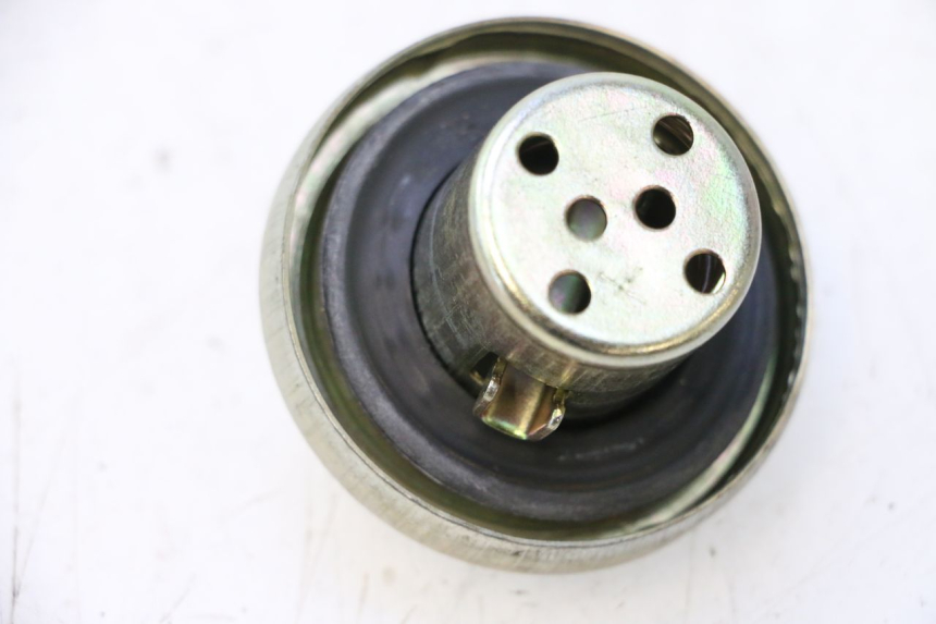 photo de TANKDECKEL VASTRO GP 2T 50 (2013 - 2017) - Zoom auf Gebrauchszustand
