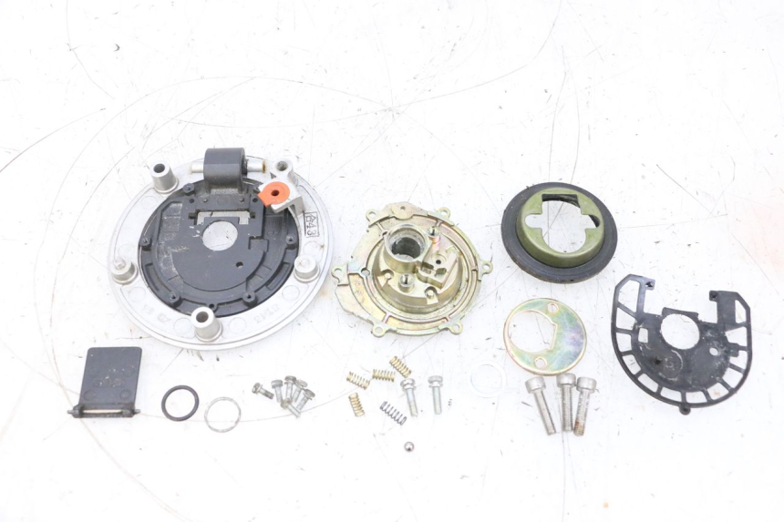 photo de TANKDECKEL SUZUKI GSXR GSX-R 1000 (2003 - 2004) - Details der Befestigungspunkte