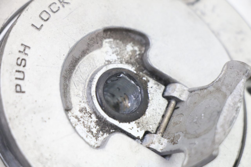 photo de TANKDECKEL HONDA NTV DEAUVILLE ABS 700 (2007 - 2016) - Zoom auf Gebrauchszustand