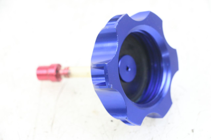 photo de TANKDECKEL KRAFTSTOFF APOLLO RFZ 125 - Zoom auf Gebrauchszustand