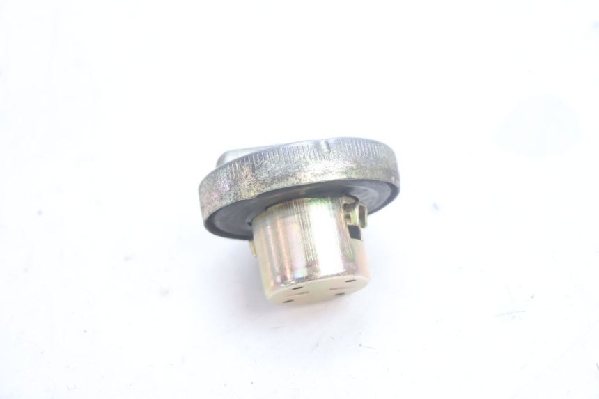 photo de TANKDECKEL KRAFTSTOFF HONDA SCV LEAD 100 (2003 - 2007) - Zoom auf Gebrauchszustand