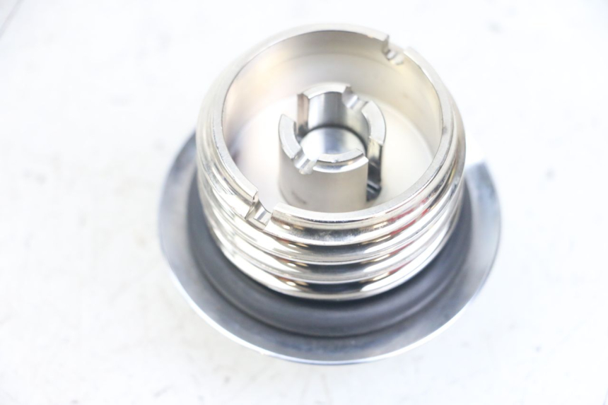 photo de TANKDECKEL KRAFTSTOFF HARLEY DAVIDSON SPORTSTER XL CUSTOM 1200 (2003 - 2004) - Detailansicht des Bauteils