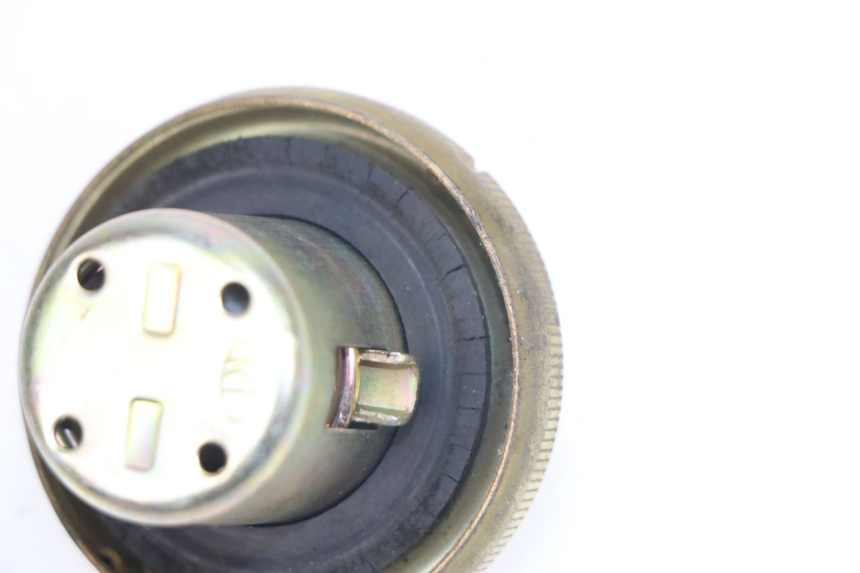 photo de TANKDECKEL PEUGEOT SUM UP 125 (2008 - 2013) - Detailansicht des Bauteils