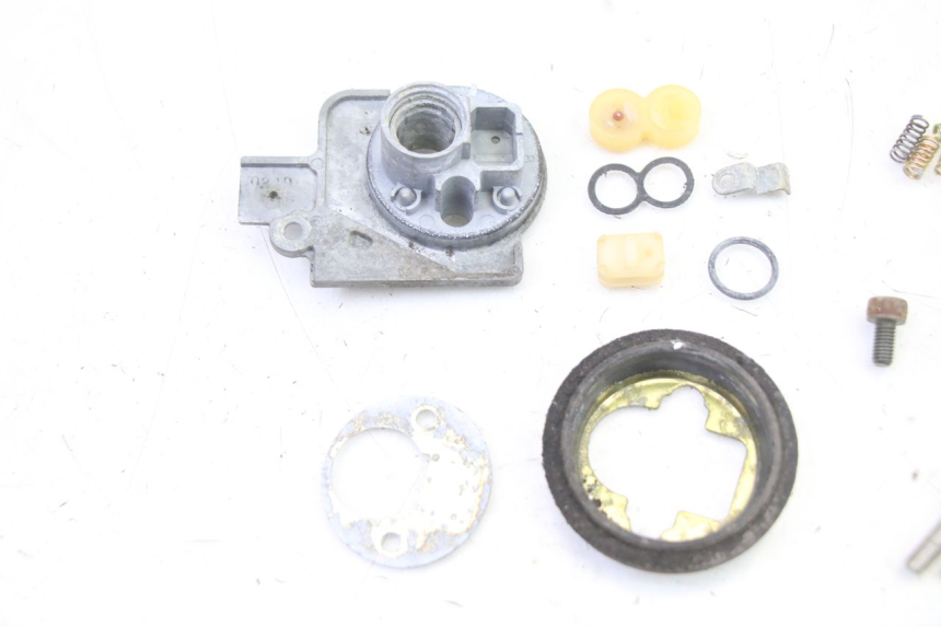 photo de TANKDECKEL YAMAHA TDR DELTABOX 125 (1997 - 2003) - Details der Befestigungspunkte