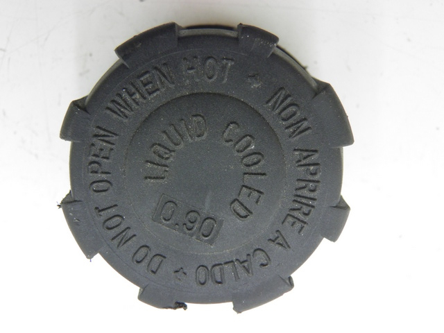 photo de KÜHLWASSERDECKEL PIAGGIO BEVERLY 125 (1998 - 2005) - Detailansicht des Bauteils