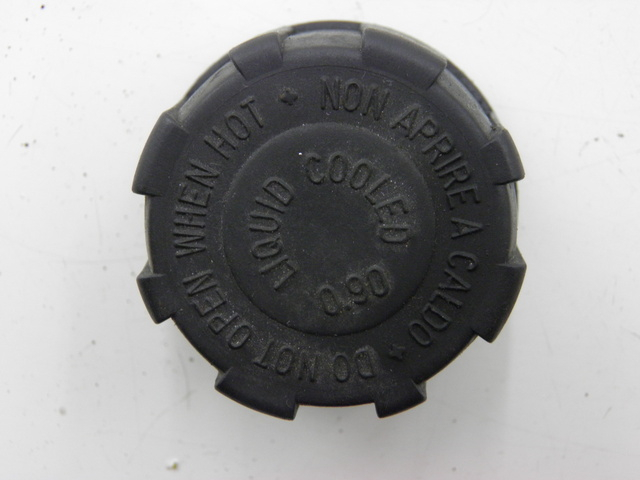 photo de KÜHLWASSERDECKEL PIAGGIO X9 125 (2000 - 2003) - Hauptansicht