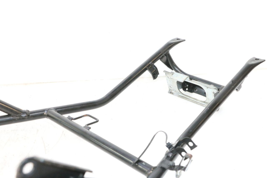 photo de HECKRAHMEN SUZUKI BURGMAN EXECUTIVE ABS 650 (2006 - 2012) - Zoom auf Gebrauchszustand