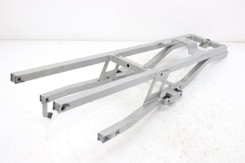 photo de HECKRAHMEN-SCHLEIFE DERBI GPR 50 (2004 - 2009) - Hauptansicht