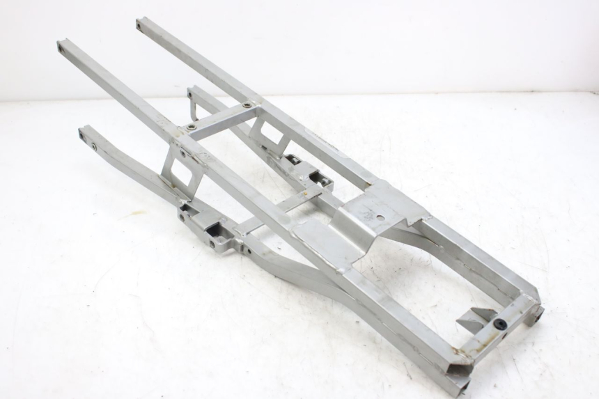 photo de HECKRAHMEN-SCHLEIFE DERBI GPR 50 (2004 - 2009) - Technische Nahaufnahme