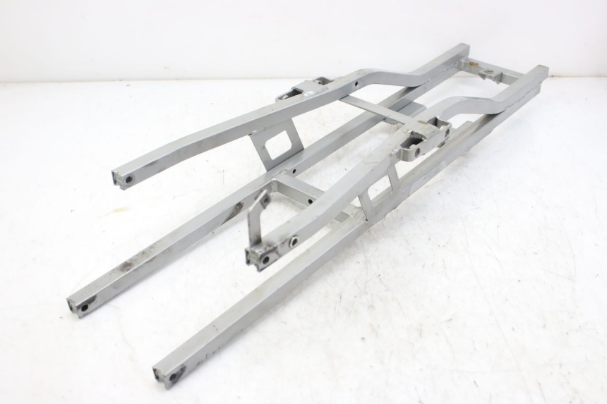 photo de HECKRAHMEN-SCHLEIFE DERBI GPR 50 (2004 - 2009) - Details der Befestigungspunkte