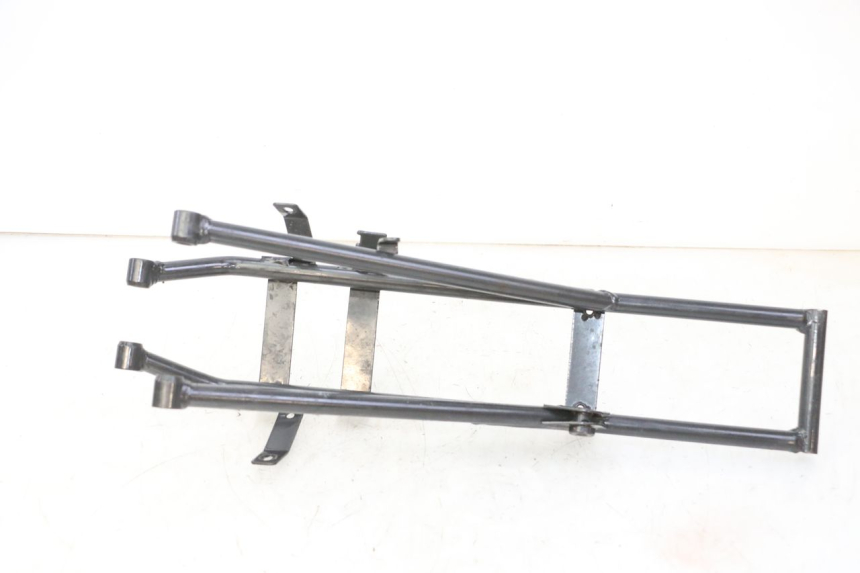 photo de HECKRAHMEN-SCHLEIFE APOLLO RFZ 125 - Zoom auf Gebrauchszustand