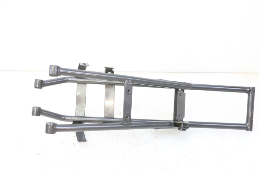 photo de HECKRAHMEN-SCHLEIFE APOLLO RFZ 125 - Zoom auf Gebrauchszustand