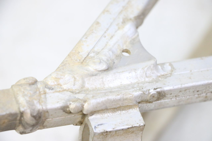 photo de HECKRAHMEN YAMAHA YZ 85 (2022 - 2025) - Oberflächenzustand und Material