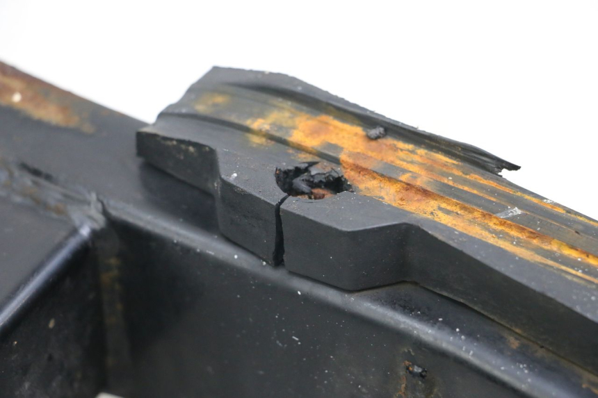 photo de Schwinge HYOSUNG GV AQUILA 125 (2000 - 2009) - Charakteristische Merkmale