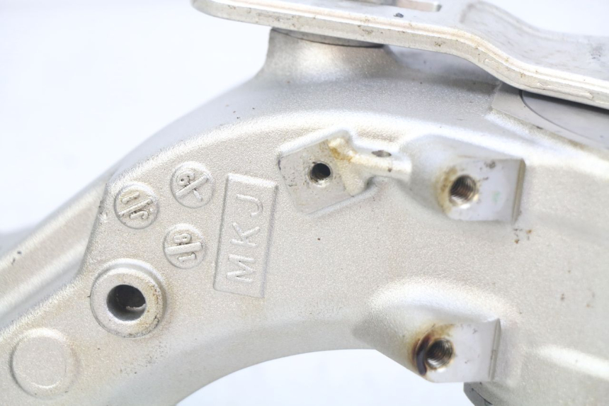 photo de SCHWINGE HONDA CB R 1000 (2018 - 2023) - Details der Befestigungspunkte