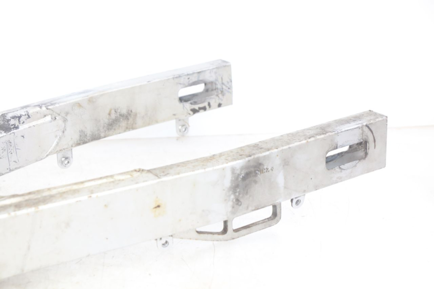 photo de SCHWINGE HONDA CBR F SC25 1000 (1989 - 1992) - Details der Befestigungspunkte