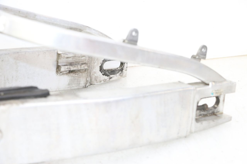 photo de SCHWINGE HONDA CBR RR FIREBLADE 900 (1992 - 1994) - Fokus auf die Struktur