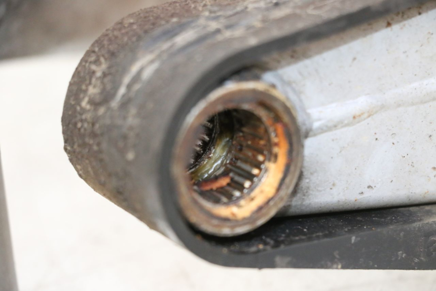 photo de SCHWINGE APRILIA ETX 125 (1998 - 2002) - Details der Befestigungspunkte