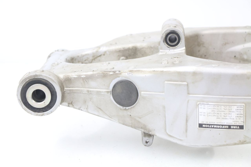 photo de SCHWINGE YAMAHA FJR ABS 1300 (2006 - 2012) - Oberflächenzustand und Material