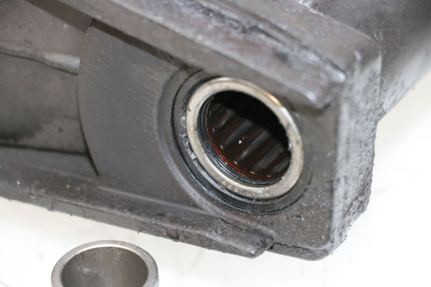 photo de SCHWINGE SUZUKI GSR 750 (2011 - 2017) - Alternative Perspektive