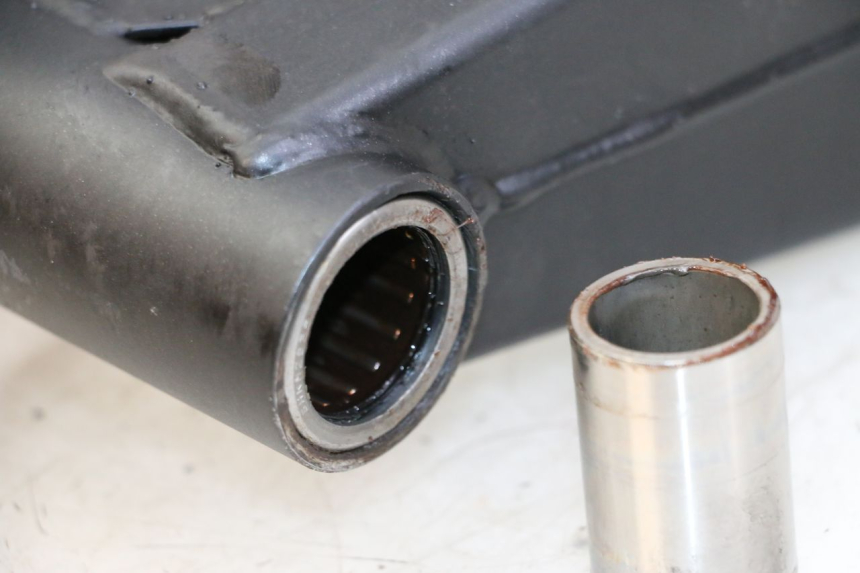 photo de SCHWINGE SUZUKI GSR 750 (2011 - 2017) - Technische Nahaufnahme