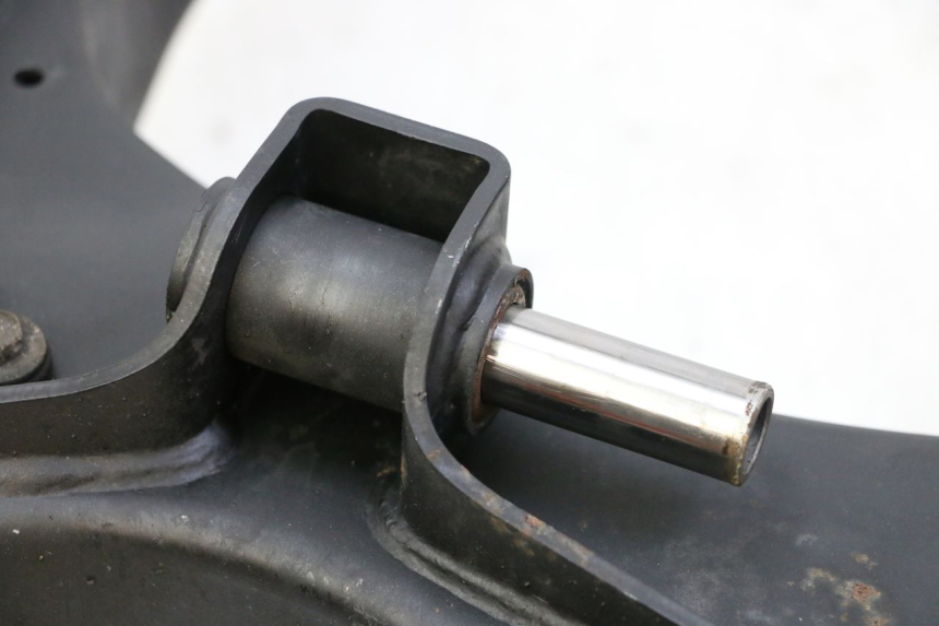 photo de SCHWINGE SUZUKI GSR 750 (2011 - 2017) - Oberflächenzustand und Material