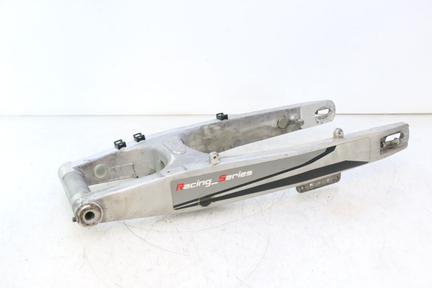 photo de SCHWINGE RIEJU MRT PRO SUPERMOTARD 50 (2007 - 2018) - Details der Befestigungspunkte
