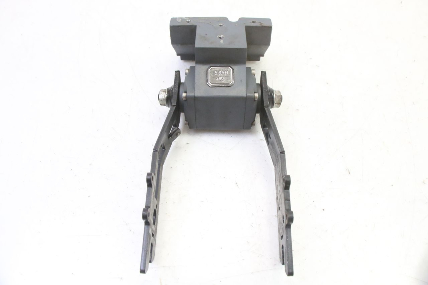 photo de SCHWINGE PUNK ELECTRIC RIDER 1 - Details der Befestigungspunkte