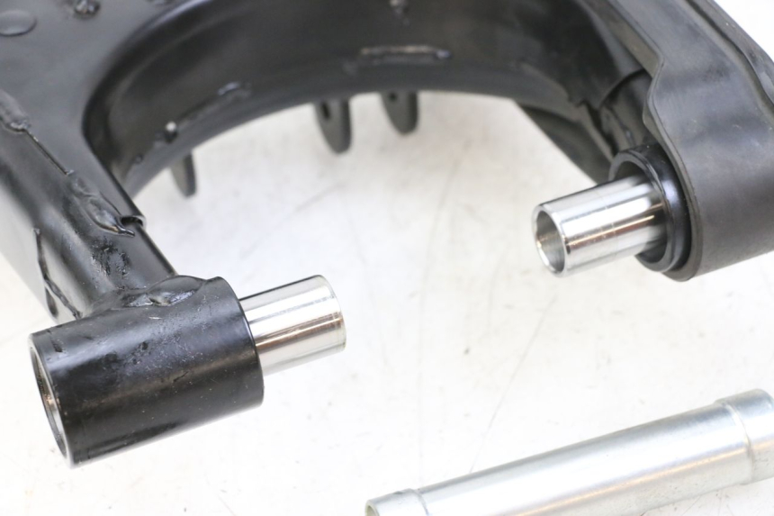 photo de SCHWINGE ROYAL ENFIELD SCRAM 411 (2022 - 2024) - Zoom auf Gebrauchszustand