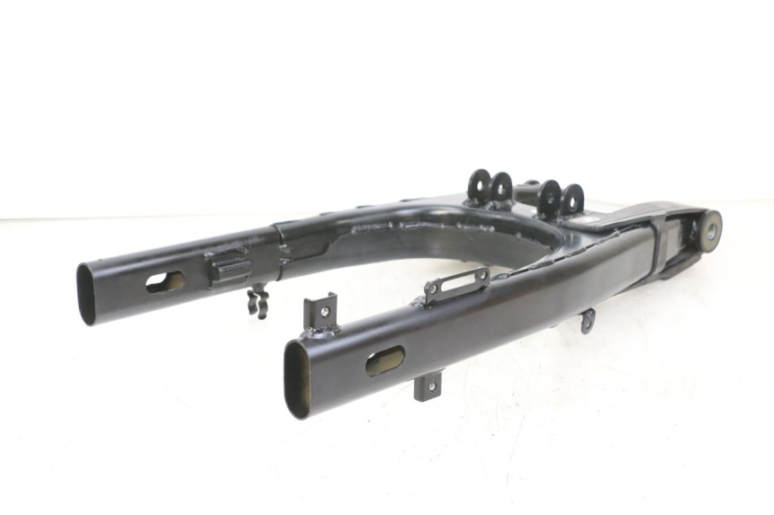 photo de SCHWINGE ROYAL ENFIELD SCRAM 411 (2022 - 2024) - Details der Befestigungspunkte