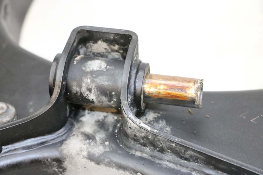 photo de SCHWINGE SUZUKI GSR 750 (2011 - 2017) - Alternative Perspektive