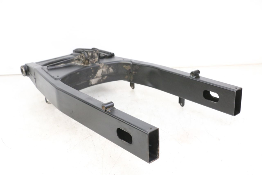 photo de SCHWINGE SUZUKI GSR 750 (2011 - 2017) - Details der Befestigungspunkte