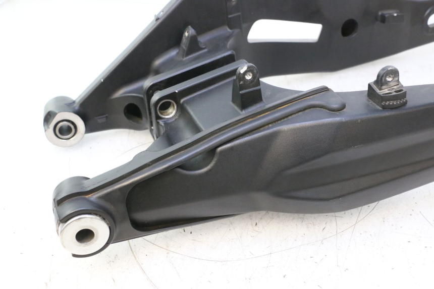 photo de SCHWINGE YAMAHA TRACER 7 700 (2020 - 2024) - Hochauflösende Nahaufnahme