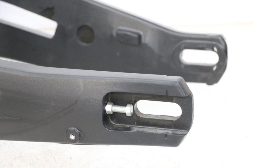 photo de SCHWINGE YAMAHA TRACER 7 700 (2020 - 2024) - Fokus auf die Struktur