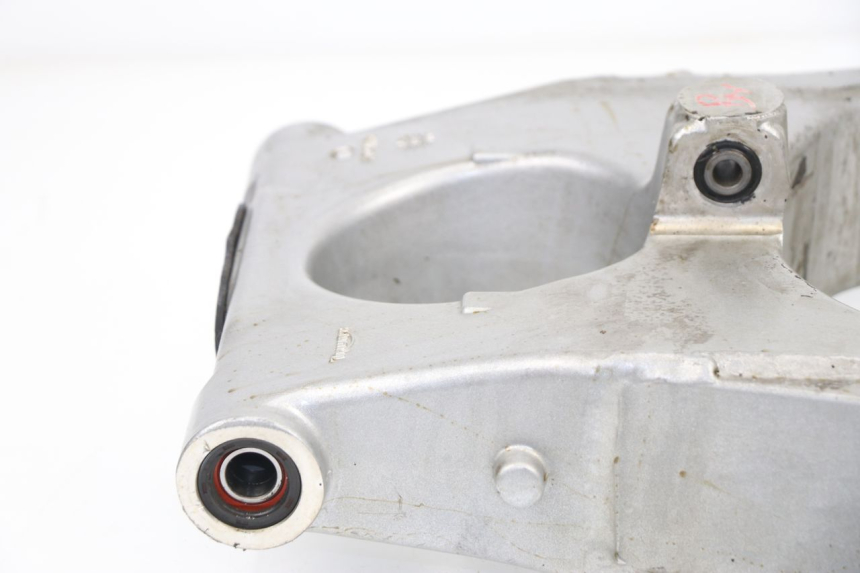 photo de SCHWINGE TRIUMPH SPRINT RS 955 (2000 - 2001) - Oberflächenzustand und Material