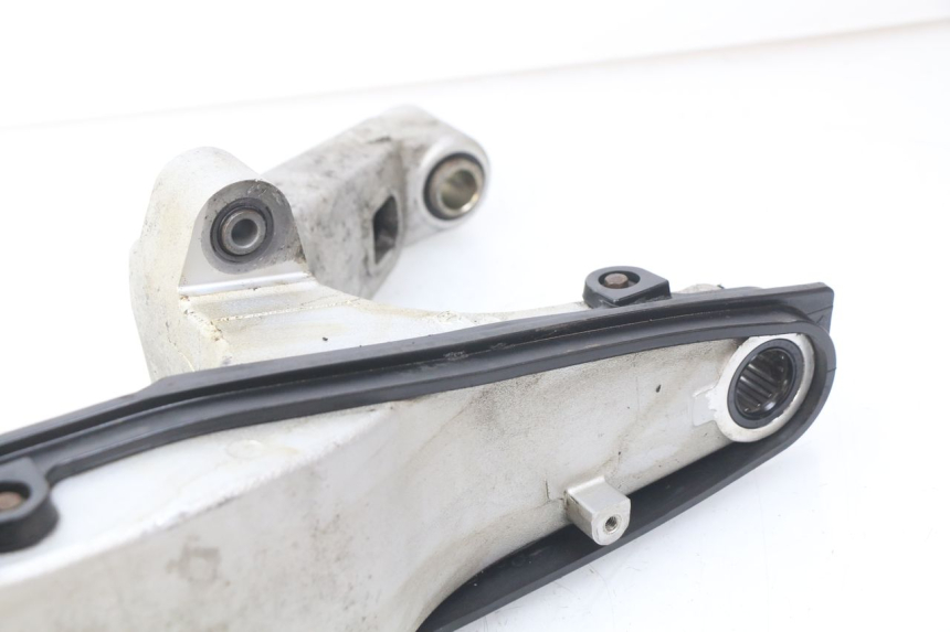 photo de SCHWINGE HONDA VFR FI RC46 800 (1998 - 2001) - Zoom auf Komponenten