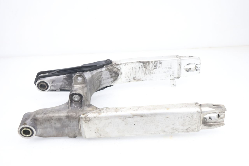 photo de SCHWINGE HONDA VTR F FIRESTORM 1000 (1997 - 2001) - Oberflächenzustand und Material