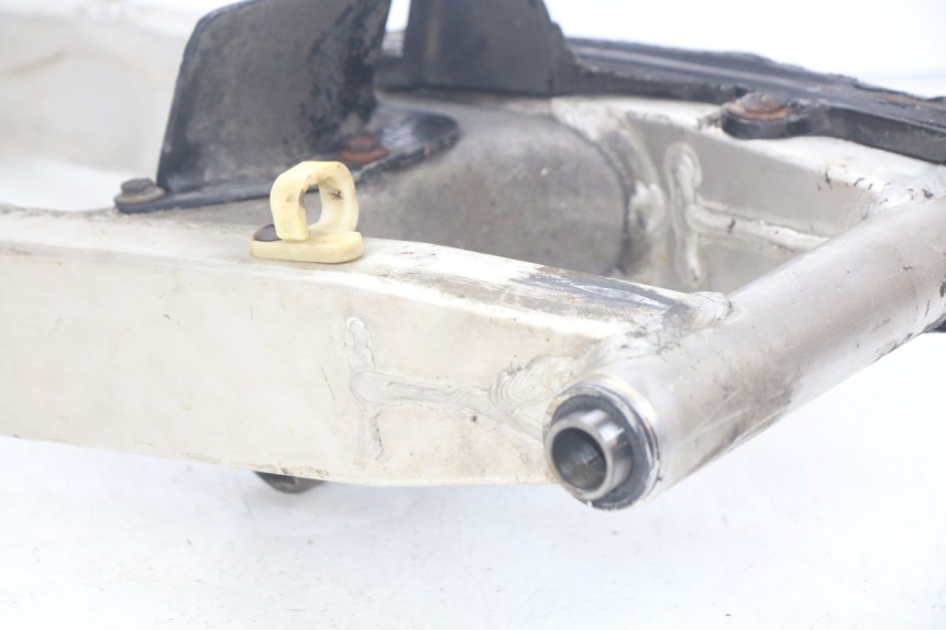 photo de SCHWINGE SUZUKI XF FREEWIND 650 (1997 - 2003) - Oberflächenzustand und Material